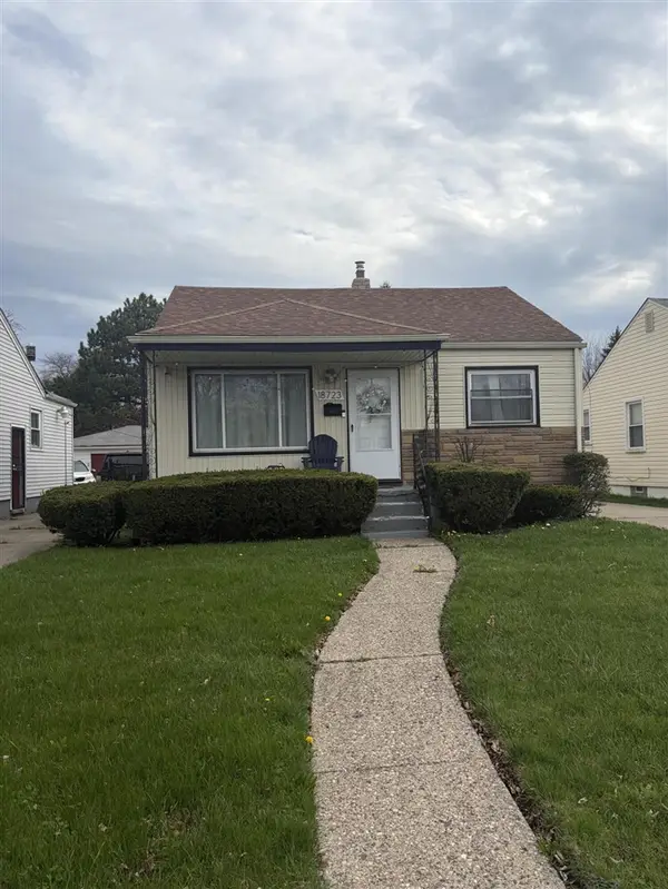 18723 Woodland, Harper Woods, MI 48225