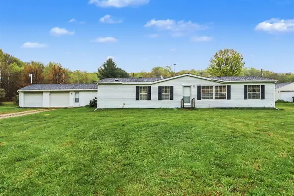691 26th, Allegan, MI 49010
