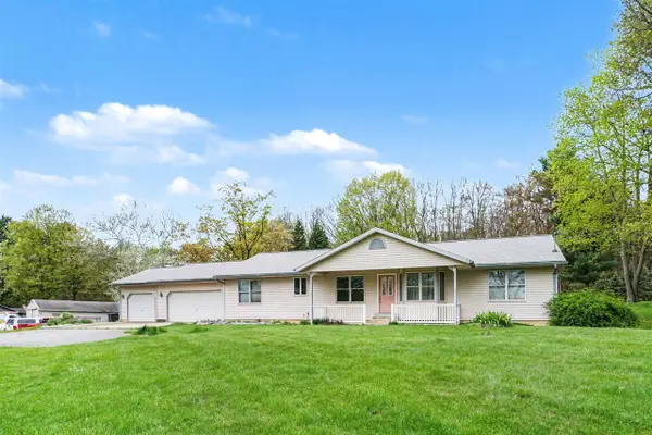 170 4th, Plainwell, MI 49080