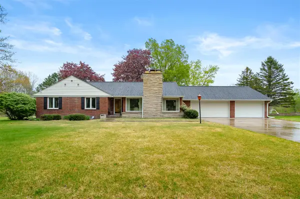10320 Douglas, Plainwell, MI 49080