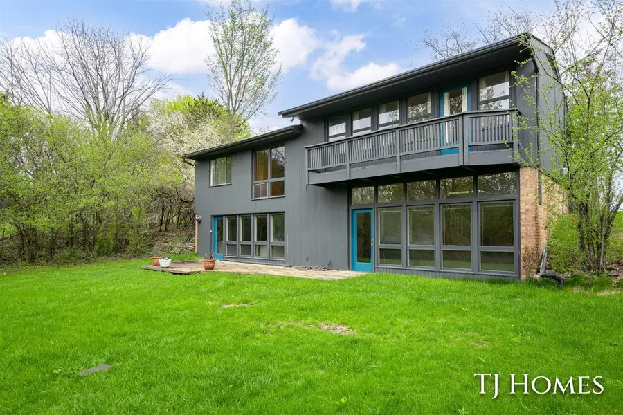 2914 Cascade, Grand Rapids, MI 49506 - #3