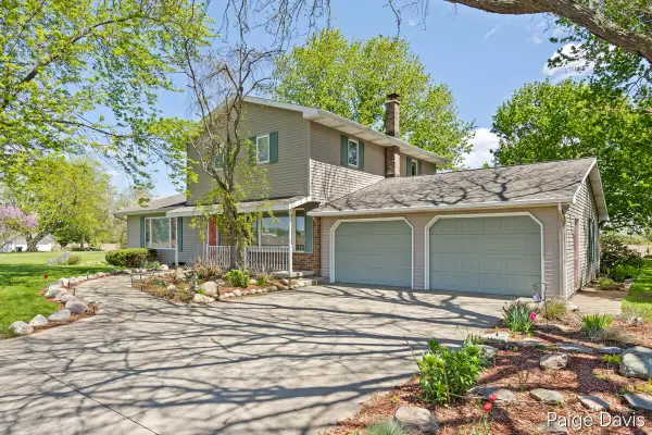 2097 10th, Martin, MI 49070