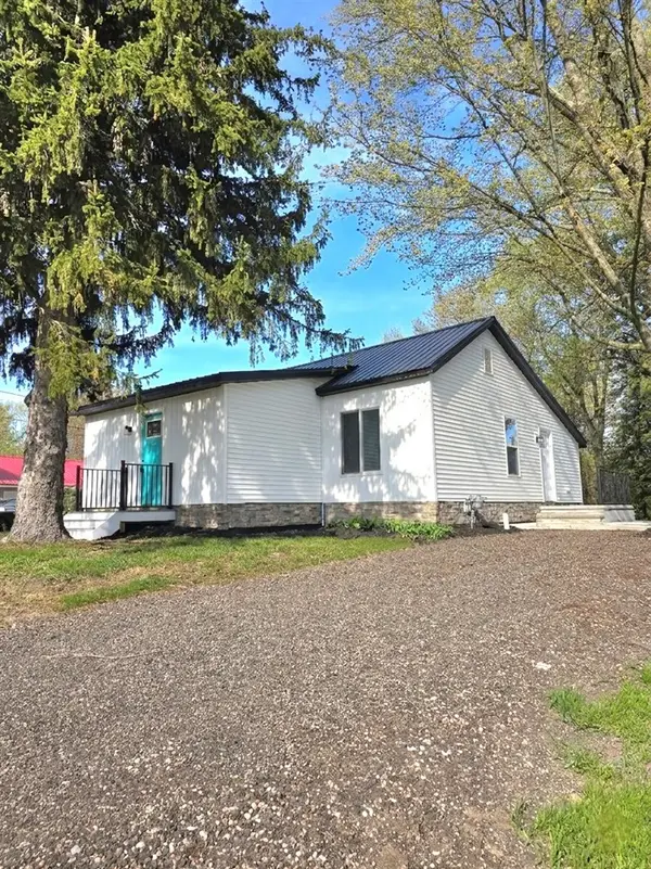 130 N 10th, Edmore, MI 48829