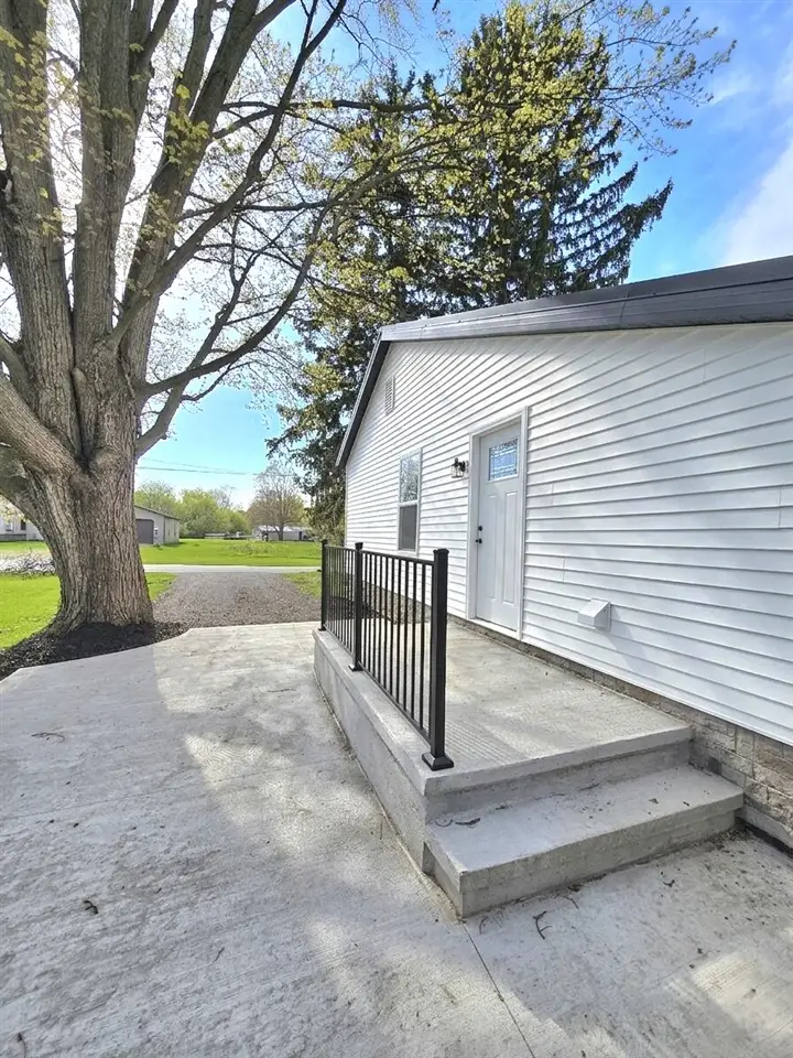 130 N 10th, Edmore, MI 48829 - #2