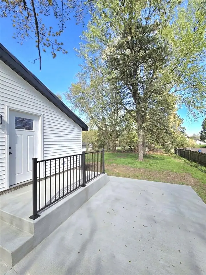 130 N 10th, Edmore, MI 48829 - #3