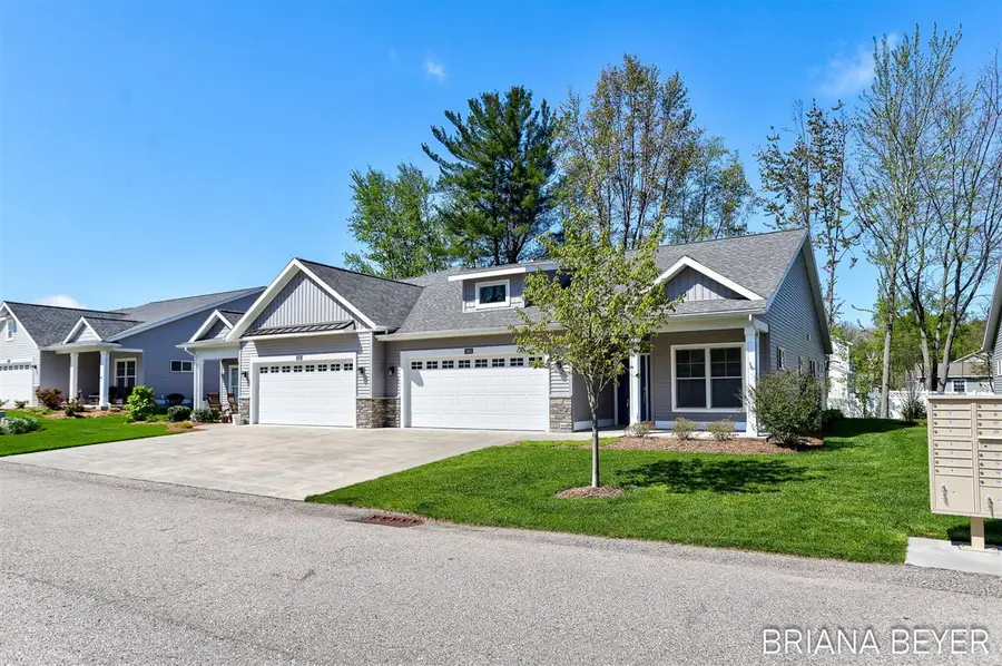 1012 Maplewood, Holland, MI 49423 - #2