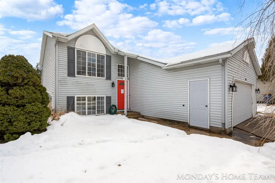 3334 Hazelnut, Grand Rapids, MI 49504 - #2