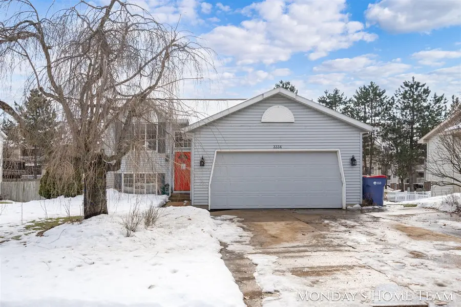 3334 Hazelnut, Grand Rapids, MI 49504 - #3