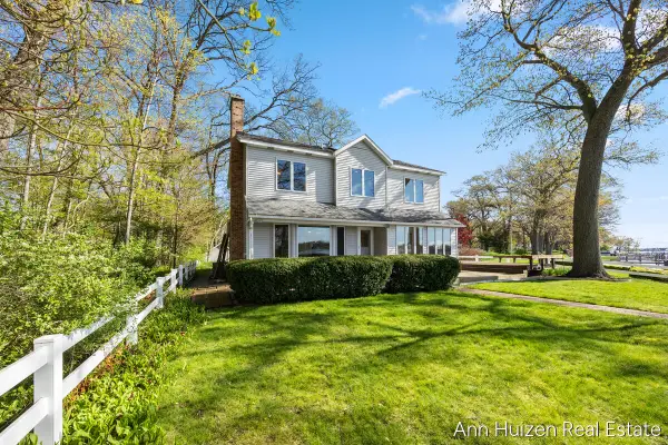 786 N Shore, Holland, MI 49424