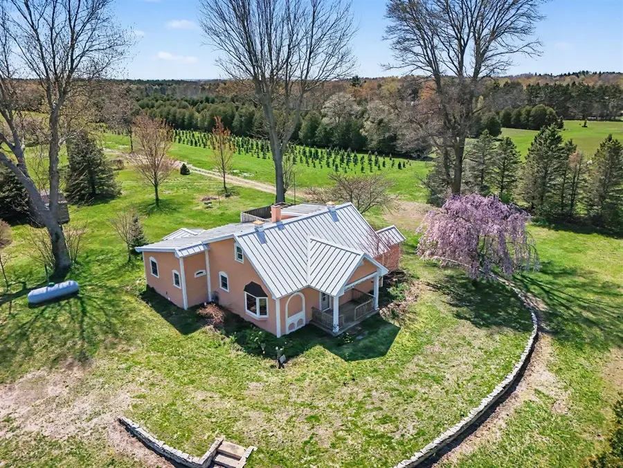 2707 W Hansen, Ludington, MI 49431 - #2
