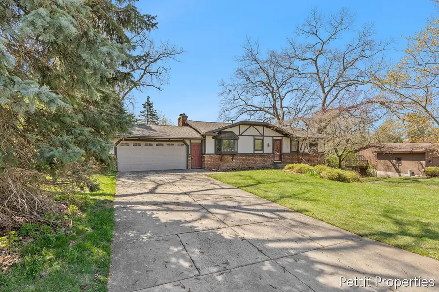 2160 Fox Ridge, Grand Rapids, MI 49505 - #2