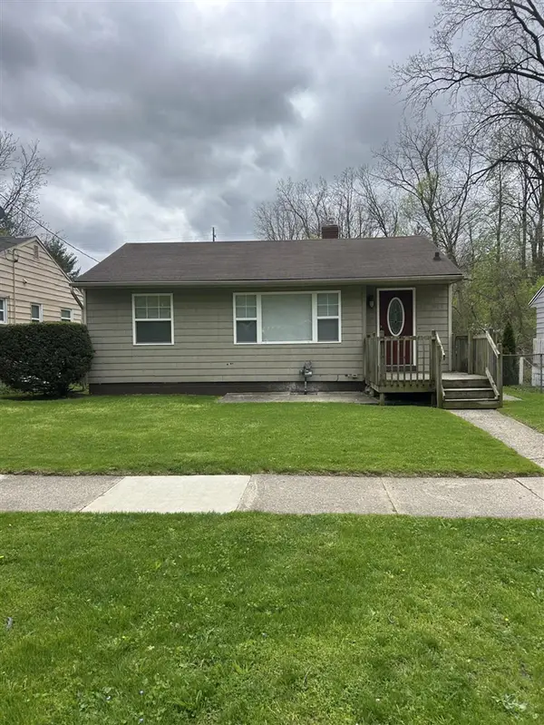 864 Carrier Creek, Grand Rapids, MI 49503