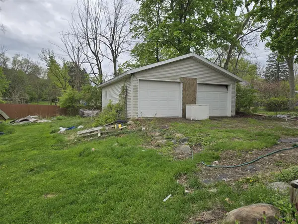 64 Spring, Hillsdale, MI 49242