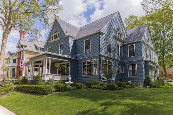 226 College, Grand Rapids, MI 49503