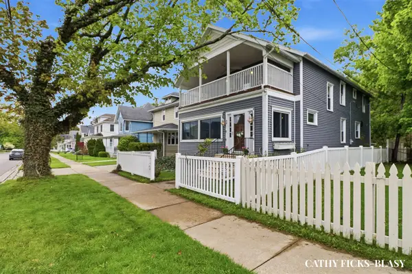 1012 Pearl, Saint Joseph, MI 49085