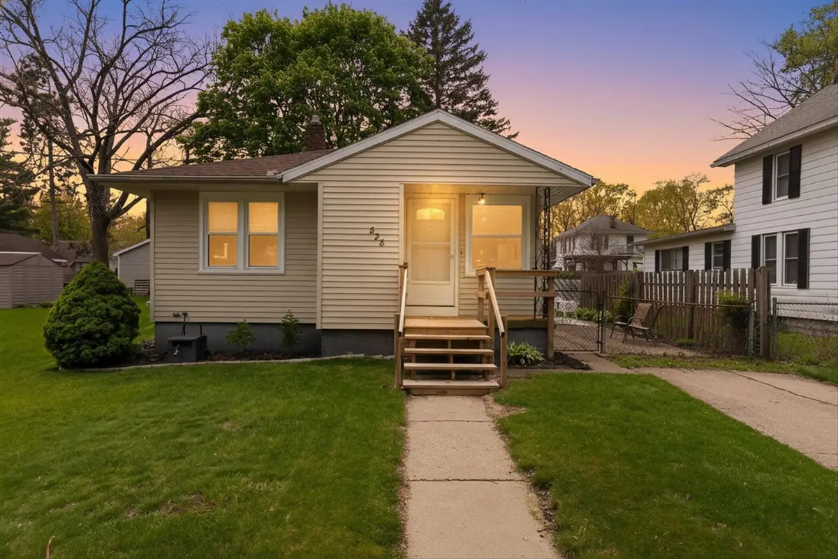 828 Fleming, Jackson, MI 49202 - #1
