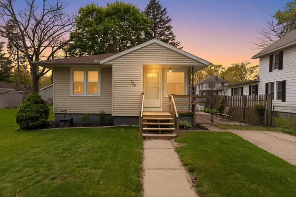 828 Fleming, Jackson, MI 49202