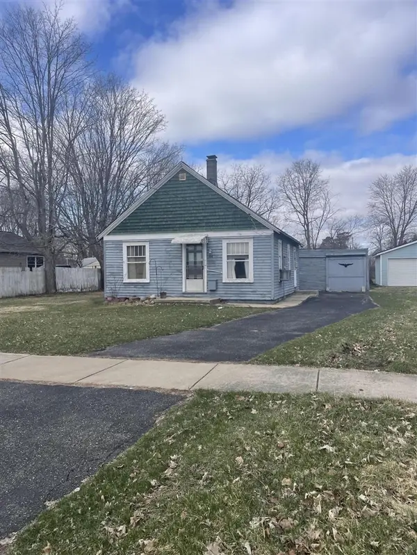 166 S Pleasant, Lowell, MI 49331