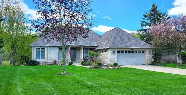 1698 Oakleigh Woods #7, Grand Rapids, MI 49504