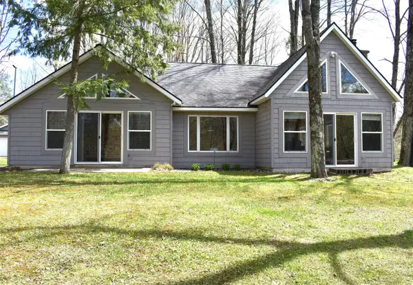 2263 W Riverbend, Baldwin, MI 49304