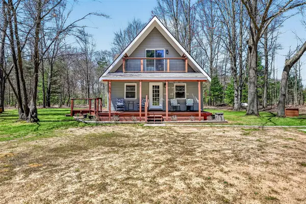 7015 S Oceana, Rothbury, MI 49452