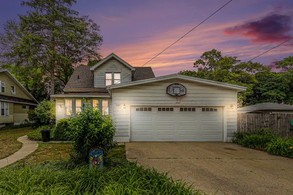 2349 Lakeshore, Muskegon, MI 49441