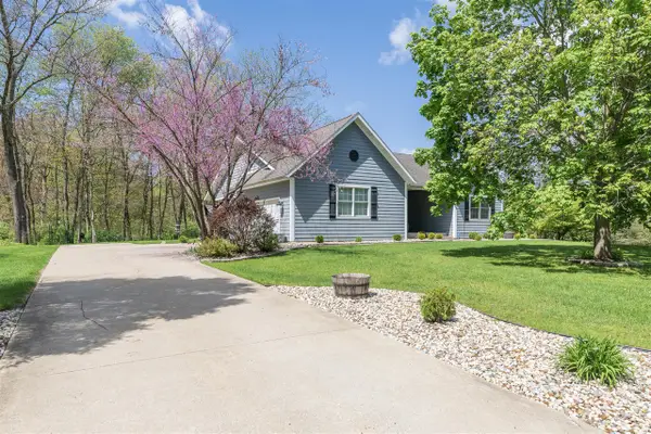 37 Summerset, Kalamazoo, MI 49009