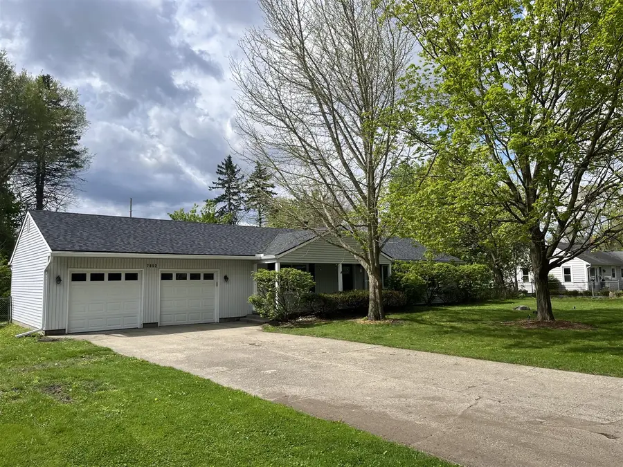 7852 State, Brighton, MI 48116 - #2