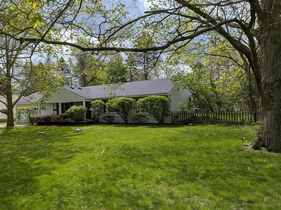 7852 State, Brighton, MI 48116 - #3