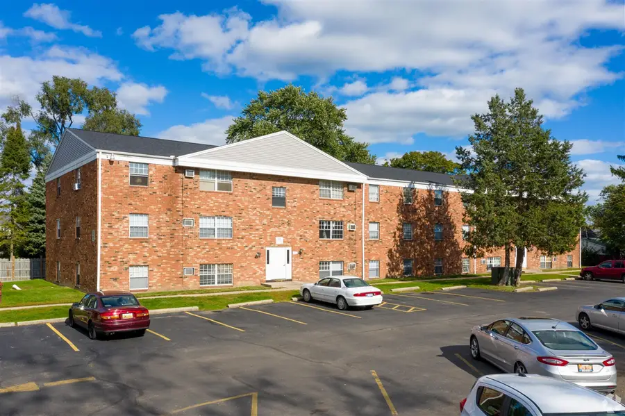 725 Washington St, Monroe, MI 48161 - #3