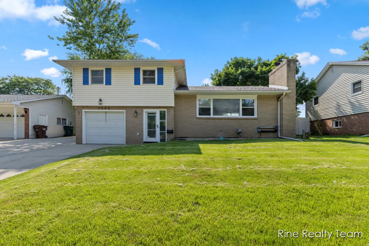 2200 Rossiter, Lansing, MI 48911 - #1