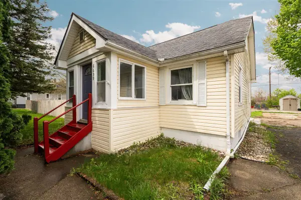 8659 N Canton Center, Canton, MI 48187