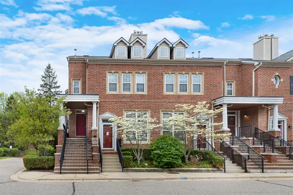 16992 Farmington, Livonia, MI 48154