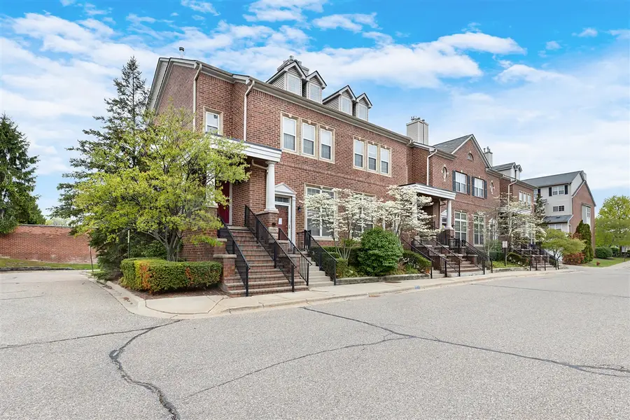 16992 Farmington, Livonia, MI 48154 - #2