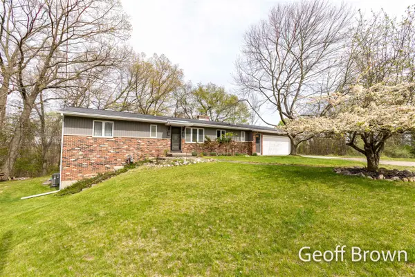 4145 11 Mile, Rockford, MI 49341