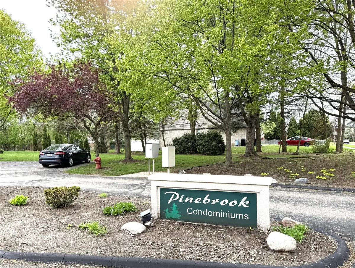 33377 Norfolk #3, Livonia, MI 48152 - #1