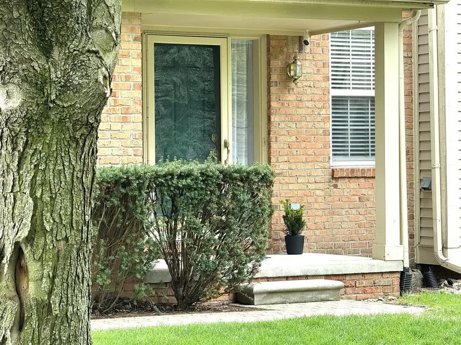 33377 Norfolk #3, Livonia, MI 48152 - #3