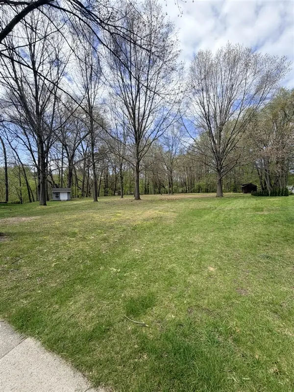 1435 Silver Creek, Saint Joseph, MI 49085