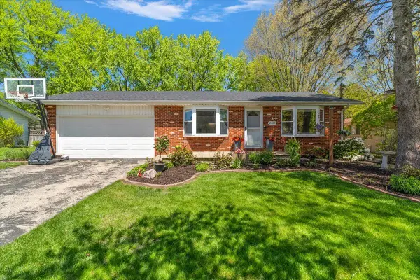 2139 Brown School, Saint Joseph, MI 49085