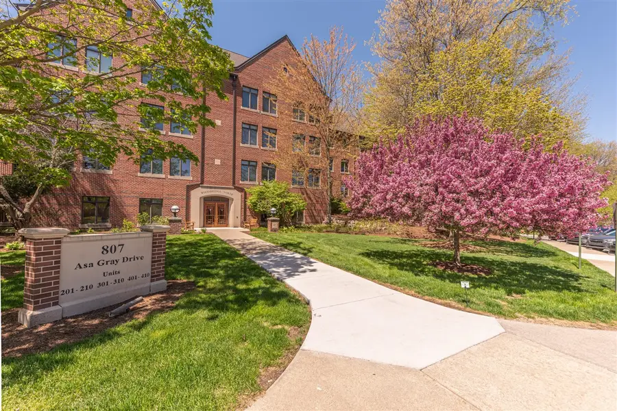 807 Asa Gray #302, Ann Arbor, MI 48105 - #2