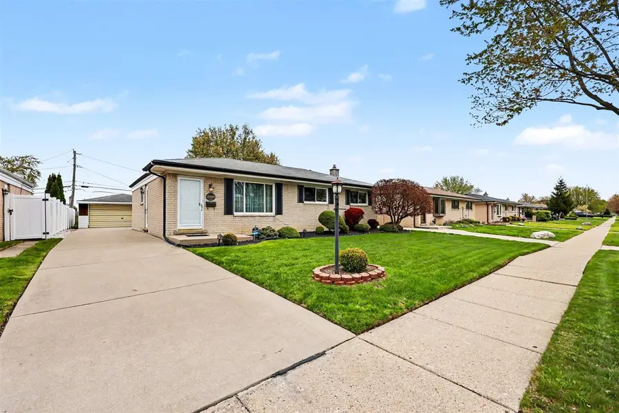 15569 Alsip, Roseville, MI 48066 - #3