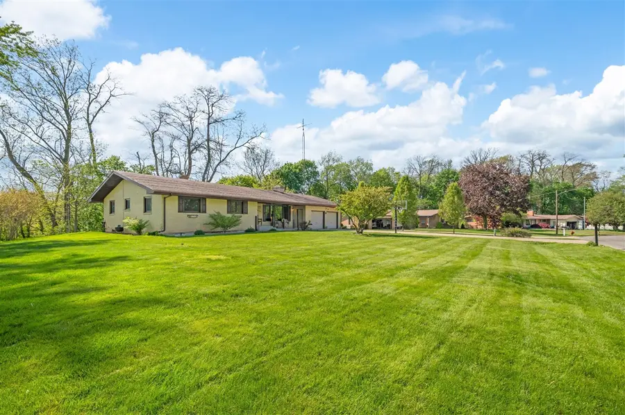 3014 W Bluffwood, Saint Joseph, MI 49085 - #3