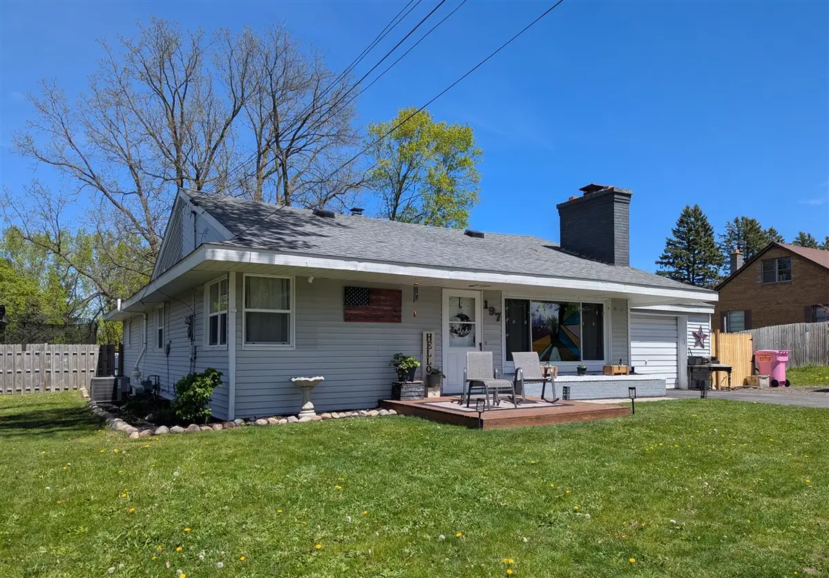 197 E Beech, Cedar Springs, MI 49319 - #1