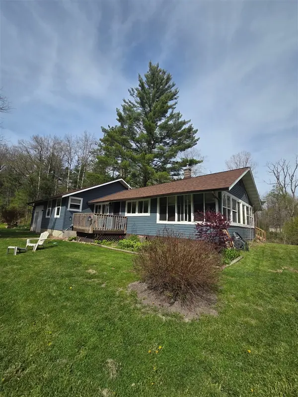 7140 N Amy School, Howard City, MI 49329