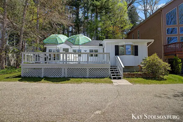 892 Palmer, Middleville, MI 49333