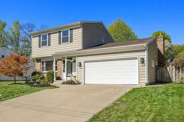 1865 Ridgemoor, Grand Rapids, MI 49506