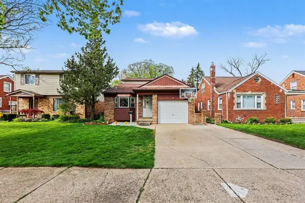 2182 Anita Avenue, Grosse Pointe Woods, MI 48236