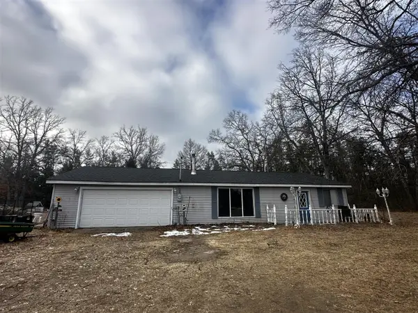 955 E 11 Mile, Irons, MI 49644
