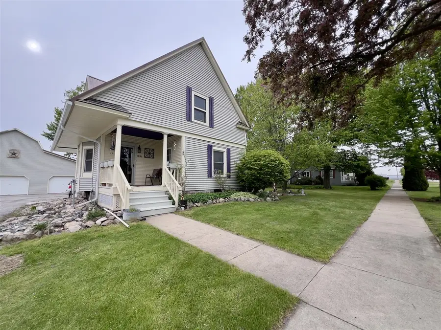 1033 Washington, Lake Odessa, MI 48849 - #2
