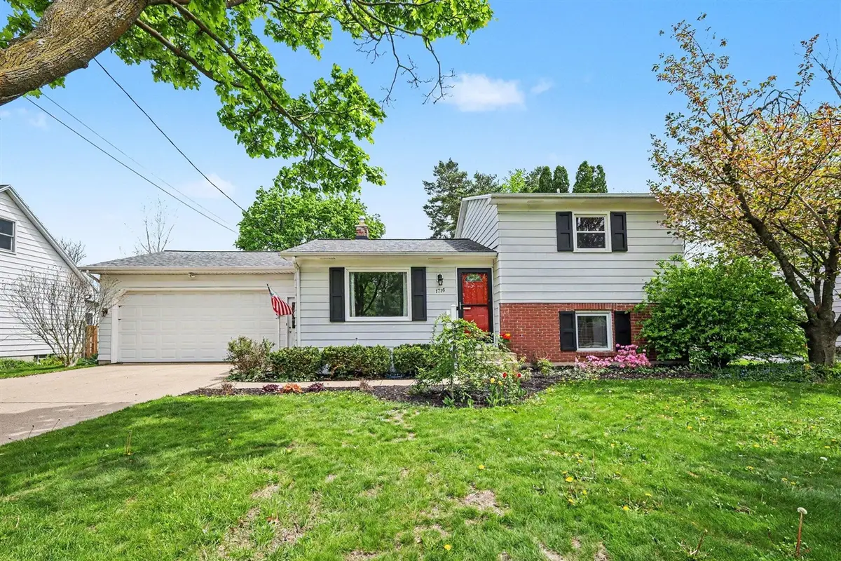 1716 Woodlawn, Grand Rapids, MI 49506 - #1